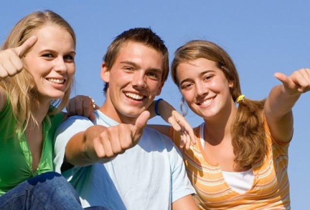 млади хора млади хора