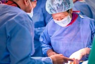 Световноизвестен китайски съдов хирург оперира в плевенската „Сърце и Мозък“