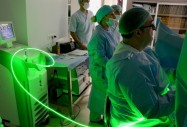 Световноизвестен хирург топи простата с лазер в Хил клиник