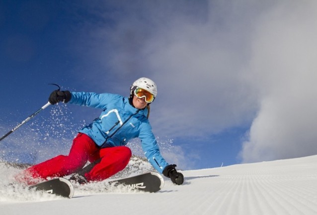 skiing skiing