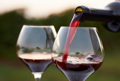 Греяното вино понижава холестерола с 12%