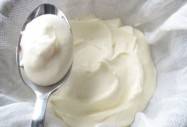 Салата от кисело мляко